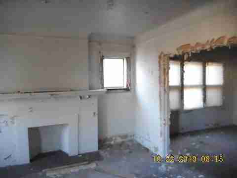 2675 Glendale (24)_m.jpg